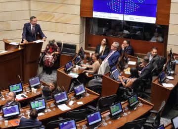Fotografia ministro de vivienda Jaime Andrés Beltrán anuncia nuevos programas 02