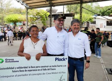 FOTOGRAFIA COMUNICADO GOBIERNO ENTREGA LA PRIMERA CASA PARA DAMNIFICADOS DEL TERREMOTO EN BUGA, VALLE DEL CAUCA 02