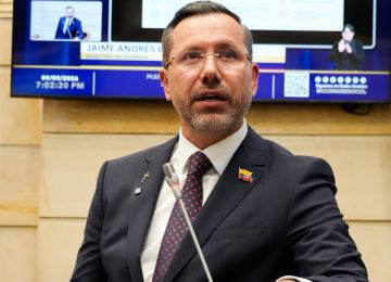 Fotografia ministro de vivienda Jaime Andrés Beltrán anuncia nuevos programas 04