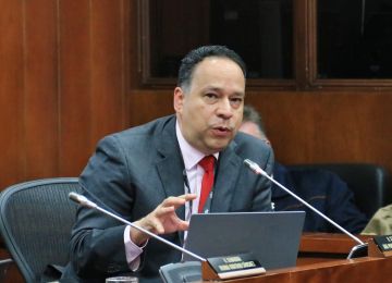 FOTOGRAFIA COMUNICADO EN INFORME MINISTRO DE VIVIENDA ADVIERTE QUE LA ENTIDAD NO TIENE CAPACIDAD PARA INVERTIR  03