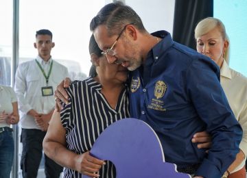 FOTOGRAFIA COMUNICADO SE CUMPLE COMPROMISO CON FAMILIAS DAMNIFICADAS EN JAMUNDI, VALLE 03