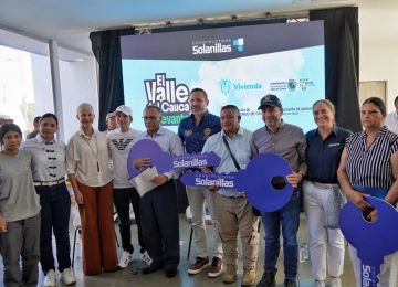 FOTOGRAFIA COMUNICADO SE CUMPLE COMPROMISO CON FAMILIAS DAMNIFICADAS EN JAMUNDI, VALLE 04