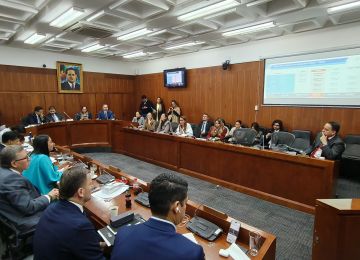 FOTOGRAFIA COMUNICADO EN INFORME MINISTRO DE VIVIENDA ADVIERTE QUE LA ENTIDAD NO TIENE CAPACIDAD PARA INVERTIR 01