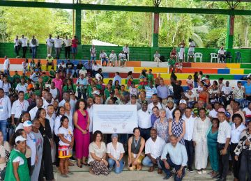 FOTOGRAFÍA MINVIVIENDA FIRMA INICIO DE PROYECTO PROGRAMA BASURA CERO EN BAHÍA SOLANO, CHOCO