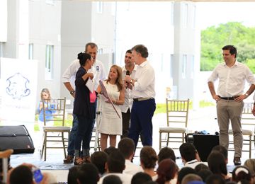 Familias de viviendas gratis en Pereira estrenaran colegio que sera entregado por el Presidente Santos