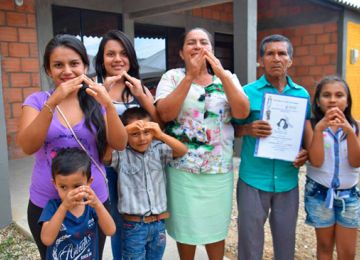 Cientos de familias en Fusagasuga dormiran desde manana en su casa propia