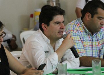 Nuevos acuerdos sobre inversiones para agua potable hizo hoy Minvivienda con la comunidad de Riohacha