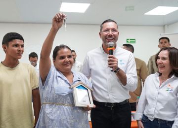 FOTOGRAFIA COMUNICADO GOBIERNO LLEGA A ARAUCA 01