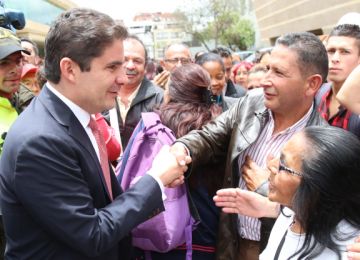 En el primer dia de la Feria Vuelve La Vivienda a Bogota miles de personas buscan casa propia