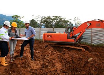 Minvivienda superviso obras de 300 viviendas y acueducto para reconstruccion de Mocoa