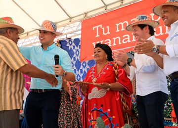 Familias Wayuu cumplen el sueno de tener casa propia
