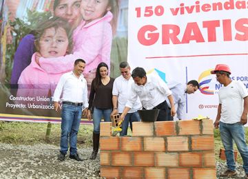 Gobierno anuncio mas inversion en agua saneamiento basico y viviendas gratis para Narino