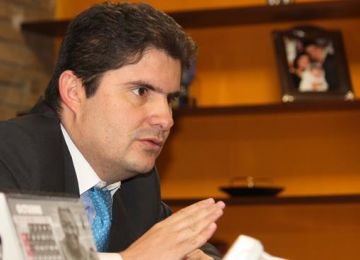 Ministro de Vivienda conocera nueva tecnica de construccion desarrollada por la Universidad de Medellin