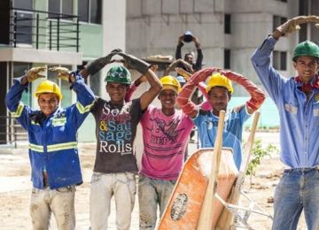 El sector de la construccion mantiene la camisa amarilla en generación de empleo Ministro de Vivienda