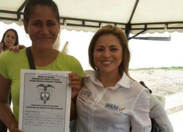 294 familias vulnerables de Salamina Magdalena recibieron hoy viviendas gratis