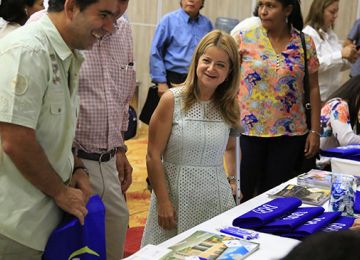 Ministra Elsa Noguera lleva oferta de vivienda Mi Casa Ya a Barranquilla
