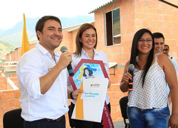 Minvivienda entrego 88 casas a familias ahorradoras de Vijes Valle del Cauca