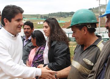“Tener 1.252.000 colombianos trabajando en el sector de la construcción evidencia el buen momento que estamos atravesando”: Minvivienda