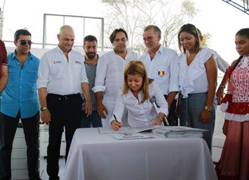 Atlantico firma con Minvivienda 13 convenios para segunda fase de viviendas gratis