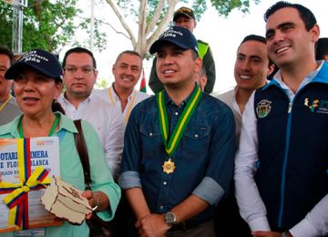 Minvivienda le cumple a Santander con entrega de viviendas e infraestructura social
