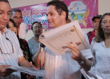 400 familias pobres de Fonseca, Guajira, recibieron títulos de propiedad
