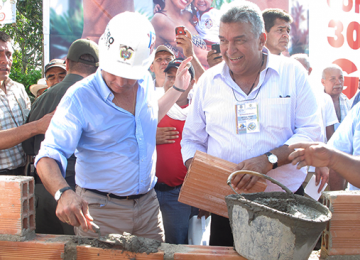 750 casas gratis se empezaron a construir hoy en el Tolima