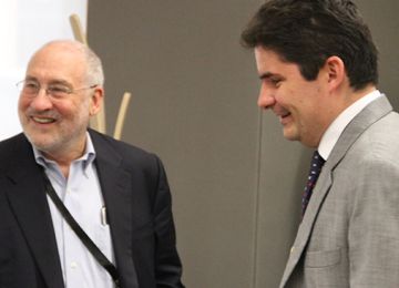 Como muy productiva calificó el Ministro de Vivienda, Luis Felipe Henao Cardona, su reunión con el Nobel de Economía, Joseph Stiglitz