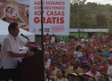 "Con las de Sucre, ya son 62 mil viviendas gratis que comenzaron a ser construidas en todo el país":Vargas Lleras