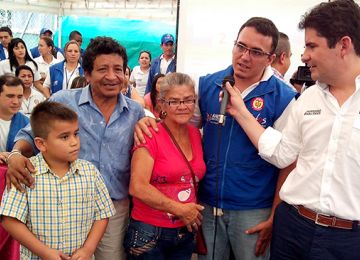 El Gobierno Nacional a través de Minvivienda llevó bienestar hoy a 232 familias de Dosquebradas, Risaralda, que ganaron una vivienda gratis
