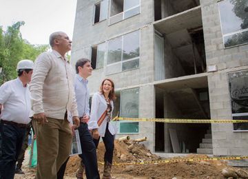 Ministro Henao Cardona inicia gira de la vivienda y el agua por Antioquia