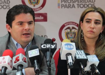 Minvivienda y CRA presentan propuesta para cancelar los servicios de acueducto y alcantarillado en el país con sistema prepago