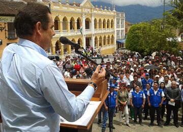Vargas Lleras oficializa tres contratos por 29 mil millones de pesos para agua y saneamiento básico en Boyacá
