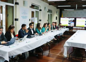 FOTOGRAFÍA MESA EMPALME ANTE EL PUEBLO 01