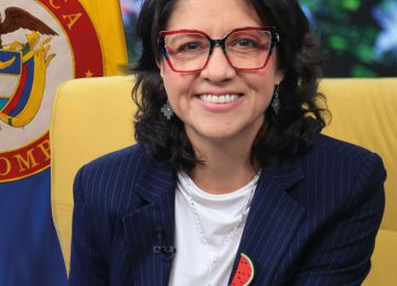 FOTOGRAFÍA COMUNICADO MINISTRA ENCARGADA