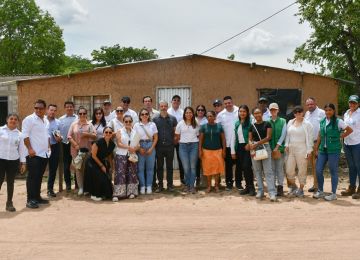 FOTOGRAFIA VICEMINISTRA DE VIVIENDA, AYDEÉ MARSIGLIA BELLO, DURANTE ENTREGA DE MEJORAIENTOS DE VIVIENDA EN  EL CORREGIMIENTO LOS VENADOS DE VALLEDUPAR