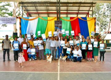 FOTOGRAFIA COMUNICADO TITULACION EN PUERTO NARI&Ntilde;O AMAZONAS 01
