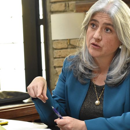 Según la ministra Catalina Velasco, el propósito es que ninguno de los hogares pierda sus ahorros y pueda adquirir su vivienda. Foto: Yunet Bernal (MVCT).