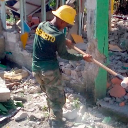 Inician demoliciones en Providencia para la construcción de viviendas nuevas en la isla.