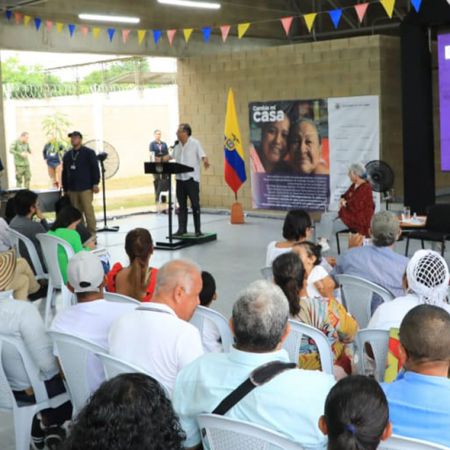 Cambia Mi Casa fue lanzado en Cartagena por el presidente Gustavo Petro y la ministra de Vivienda, Catalina Velasco, quienes entregaron los primeros mejoramientos y firmaron convenios con 8 municipios para conexiones a servicios de agua y saneamiento básico. Fotos: Sharon Durán y René Valenzuela (MVCT).