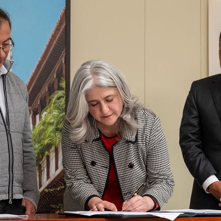 El presidente Gustavo Petro Urrego posesionó como Ministra de Vivienda, Ciudad y Territorio a Catalina Velasco Campuzano. Foto: cortesía Presidencia de la República