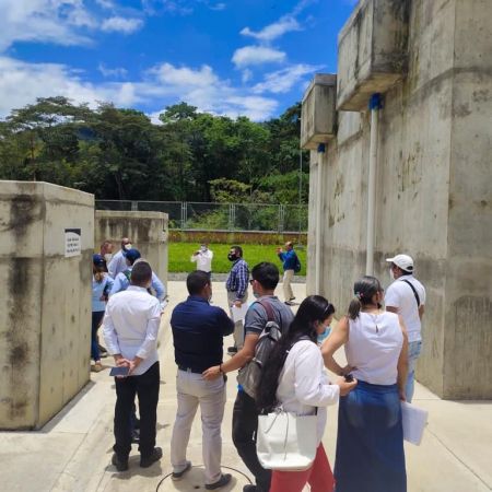 Recorrido por la PTAR en el corregimiento de Salónica, municipio de Riofrío, Valle del Cauca. Foto: archivo (MVCT)