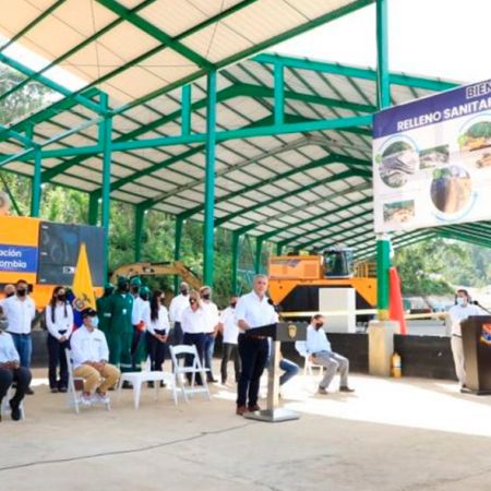 Acto de entrega de planta de valorización energética en San Andrés. Foto: René Valenzuela. MVCT.