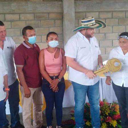 Familias beneficiadas con viviendas gratis en Ciénaga de Oro - Córdoba. Foto: archivo prensa (MVCT)