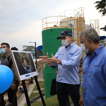 El Minvivienda y el presidente Iván Duque recordaron que la meta del Gobierno Nacional en el cuatrienio es llevarles agua potable a 3'030.000 colombianos por primera vez. Foto: René Valenzuela (MVCT).