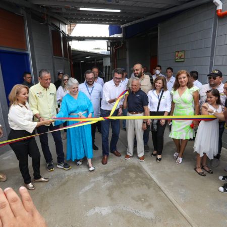 La ministra Catalina Velasco entregó el centro de desarrollo infantil, que atenderá a 160 niñas y niños de 0 a 5 años, y un colegio que cuenta con cupos para 960 estudiantes. Fotos: Dania Asprilla (MVCT).