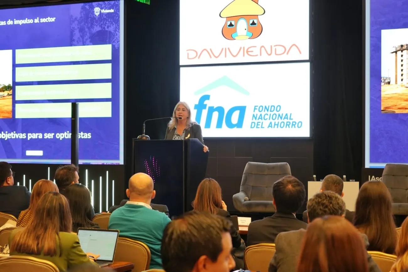 Ministra de Vivienda, Catalina Velasco, en el 15° Foro de Vivienda de Asobancaria. Foto: Sharon Durán (archivo MVCT).