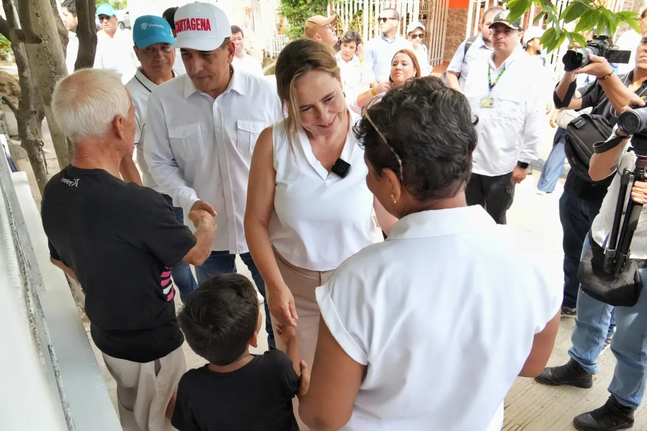 La ministra de Vivienda Helga María Rivas visita El Pozón en Cartagena, donde hizo entrega formal de 150 mejoramientos urbanos, dignificando a cientos de familias en esta ciudad