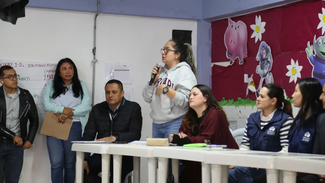 FOTOGRAFÍA REPRESENTANTES DEL MINISTERIO DE VIVIENDA Y LA REPRESENTANTE A LA CÁMARA MARÍA DEL MAR PIZARRO EN AUDIENCIA PÚBLICA AGUA Y VIVIENDA