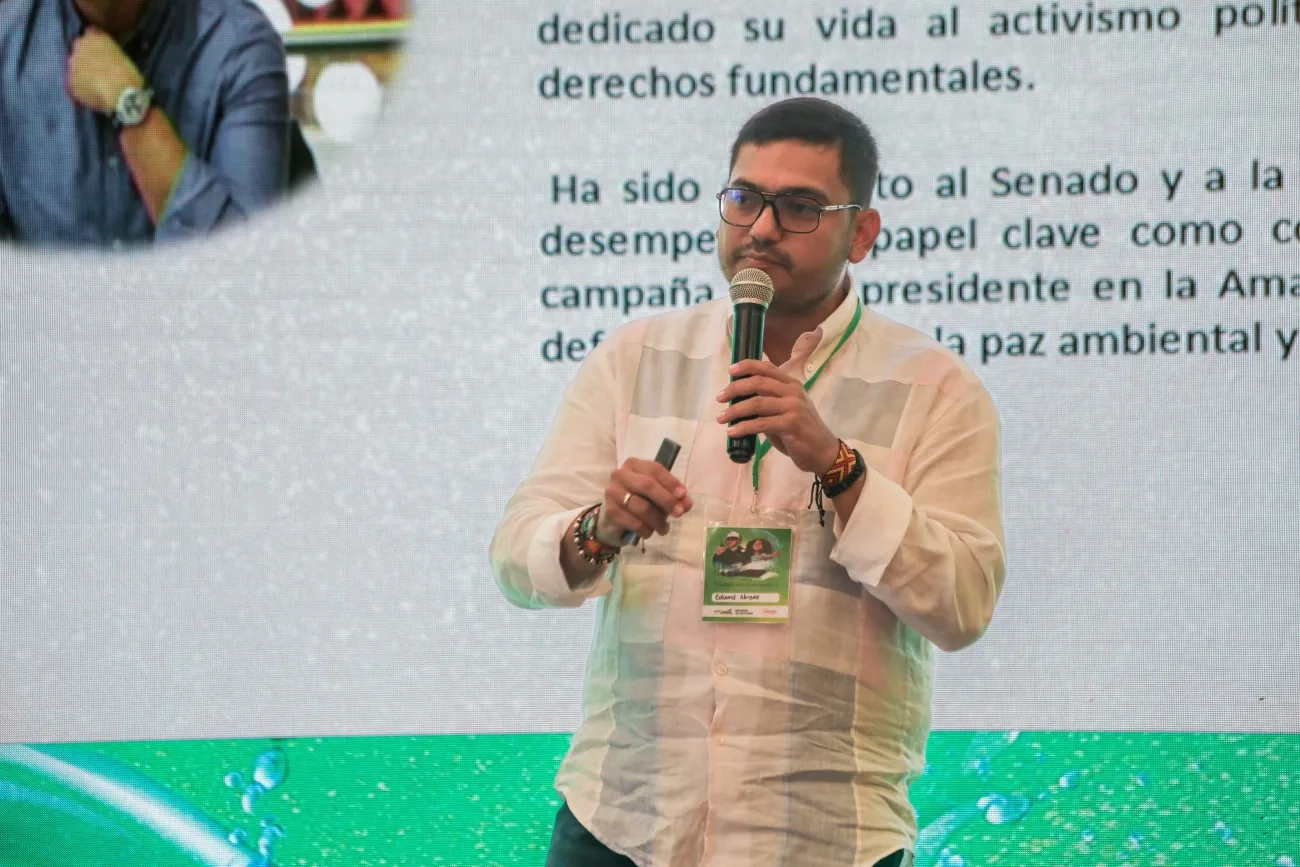 FOTOGRAFÍA VICEMINISTRO DE AGUA Y SANEAMIENTO BÁSICO  EDWARD LIBREROS, EN FORO DE TRANSICIÓN ENERGÉTICA