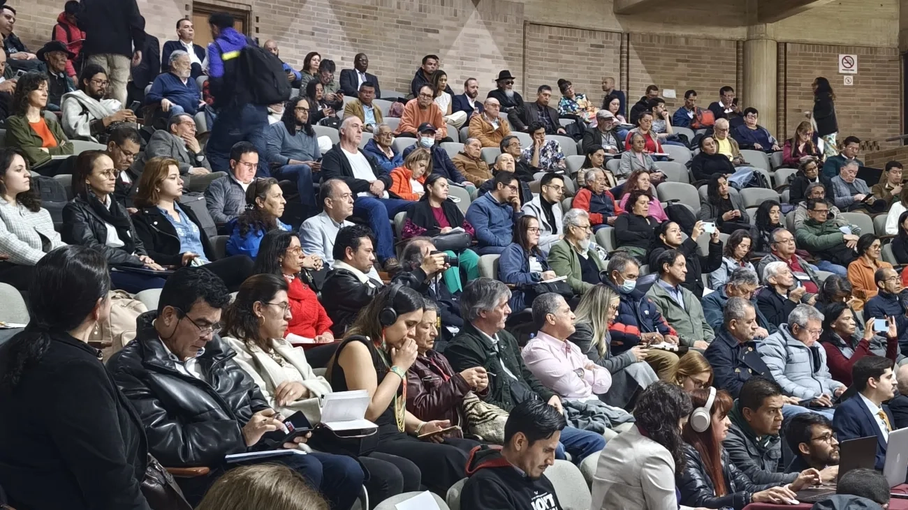 FOTOGRAFÍA FORO AGUA COMO BIEN COMÚN EN EL AUDITORIO VIRGINIA GUTIÉRREZ DE PINEDA DE LA UNIVERSIDAD NACIONAL DE COLOMBIA